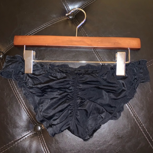 Victoria's Secret Other - Ruched black swim bottoms Victoria's Secret Other - Ruched black swim bottoms